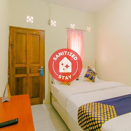 Ayu Homestay Syariah Sukabumi Exteriör bild
