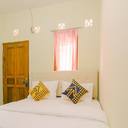 Ayu Homestay Syariah Sukabumi Exteriör bild