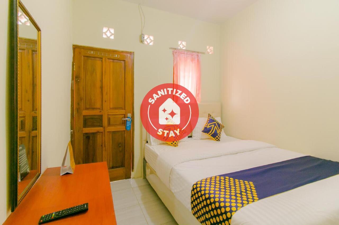 Ayu Homestay Syariah Sukabumi Exteriör bild