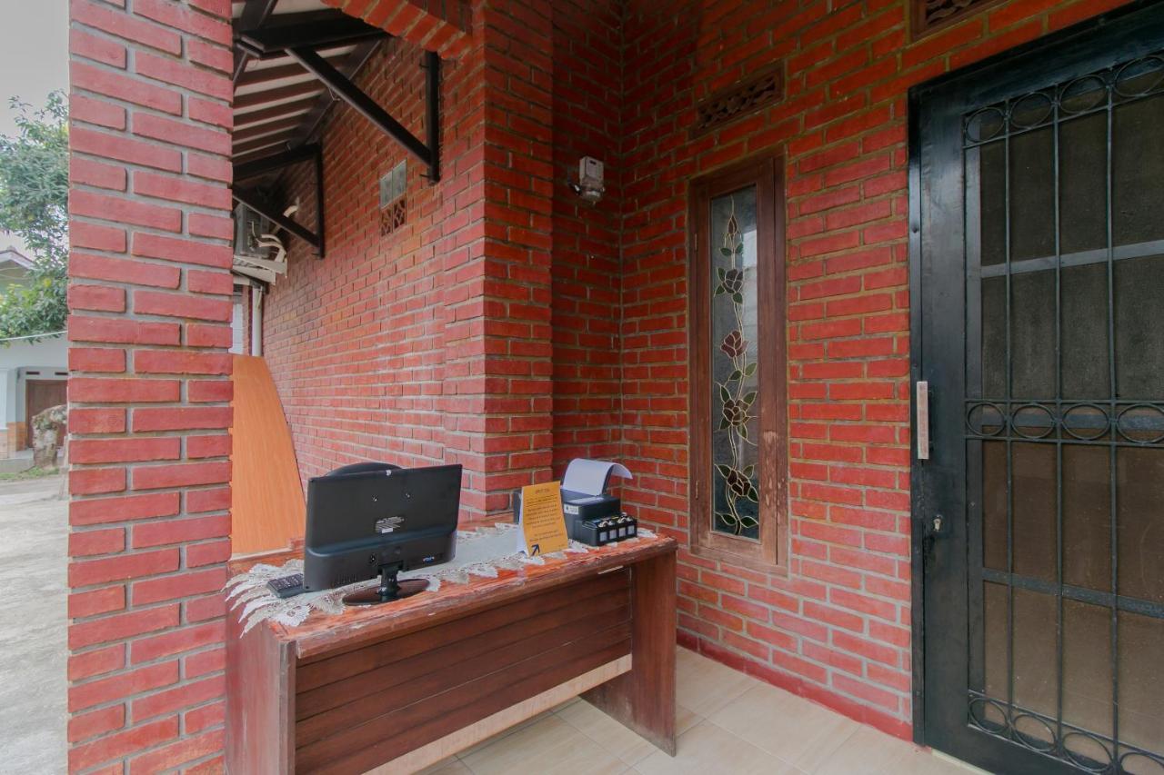 Ayu Homestay Syariah Sukabumi Exteriör bild