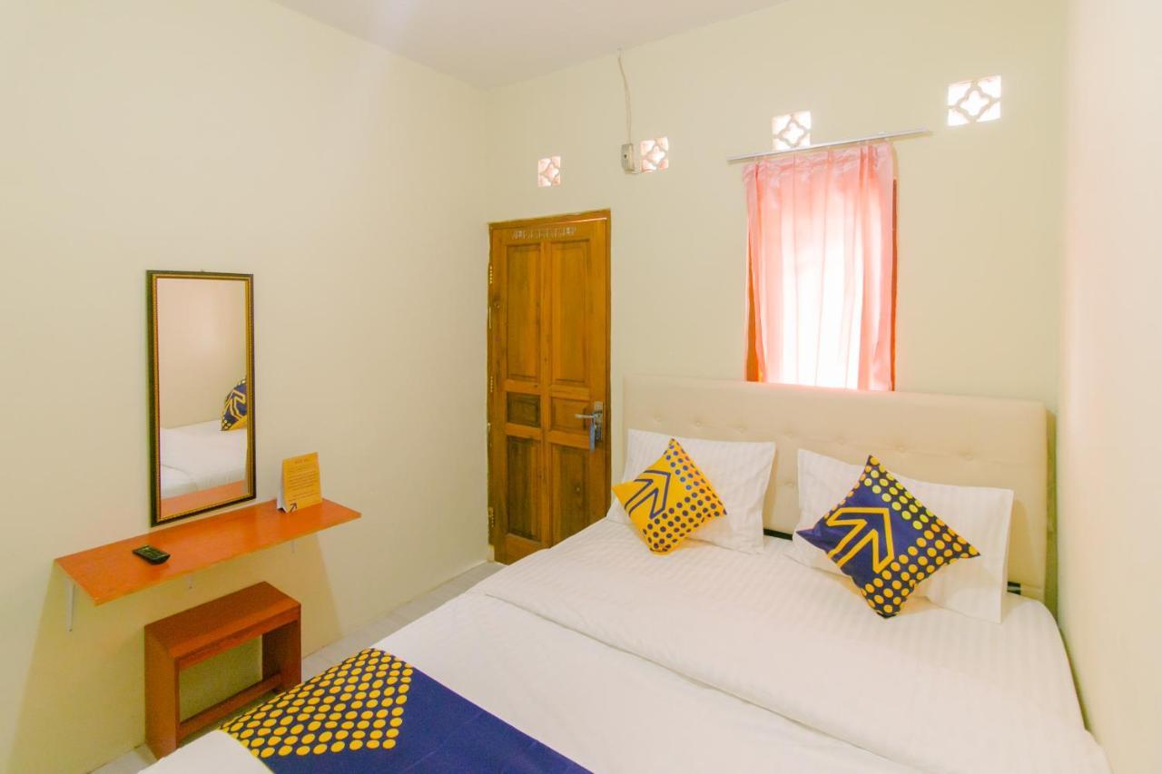 Ayu Homestay Syariah Sukabumi Exteriör bild
