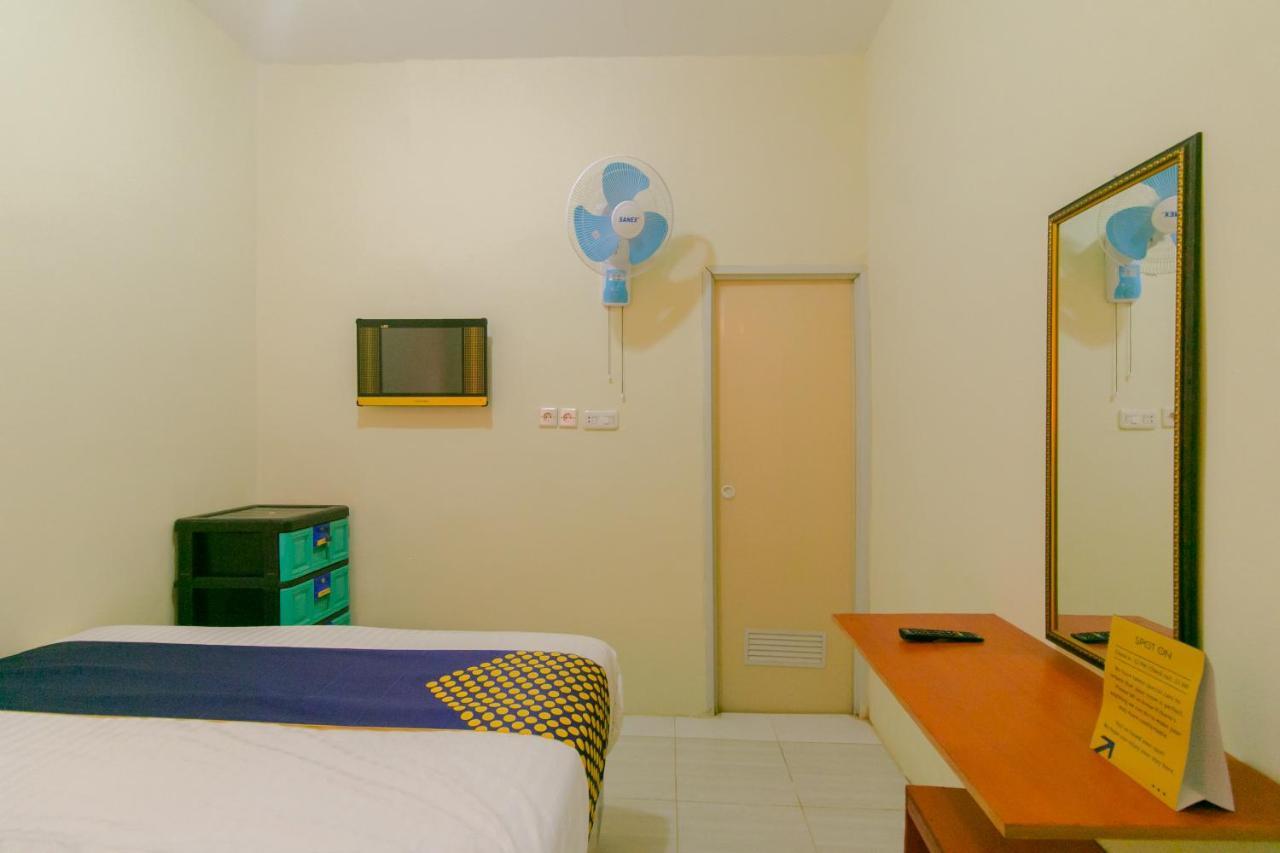 Ayu Homestay Syariah Sukabumi Exteriör bild