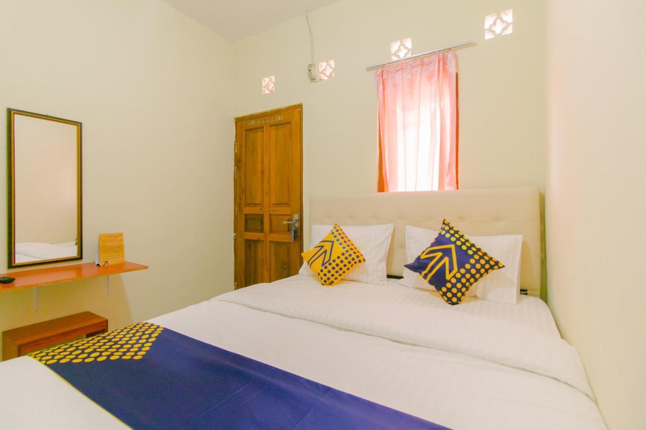 Ayu Homestay Syariah Sukabumi Exteriör bild