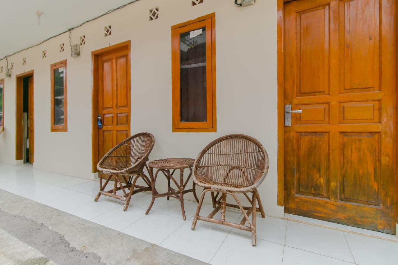 Ayu Homestay Syariah Sukabumi Exteriör bild