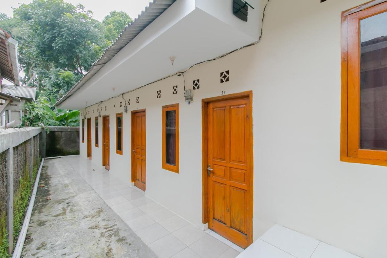 Ayu Homestay Syariah Sukabumi Exteriör bild