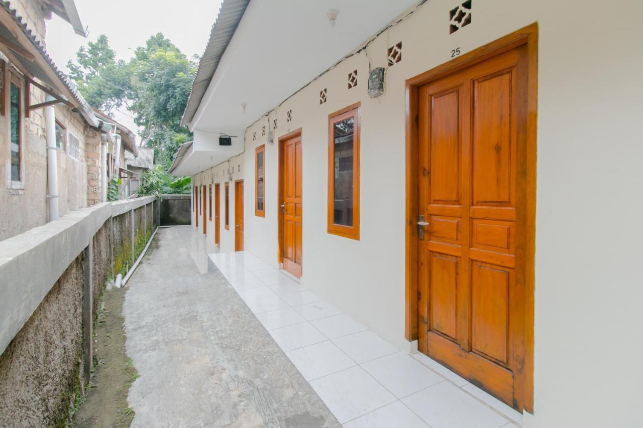 Ayu Homestay Syariah Sukabumi Exteriör bild