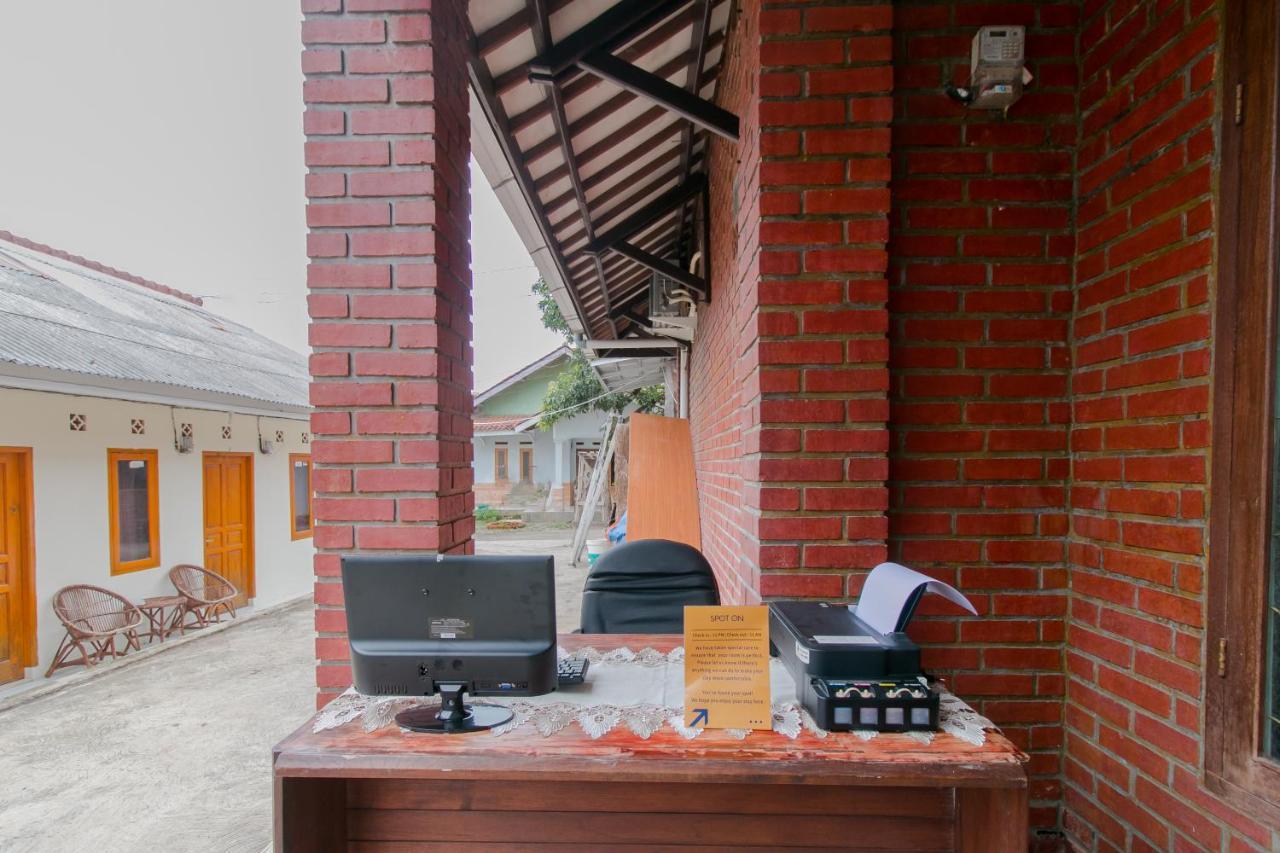 Ayu Homestay Syariah Sukabumi Exteriör bild