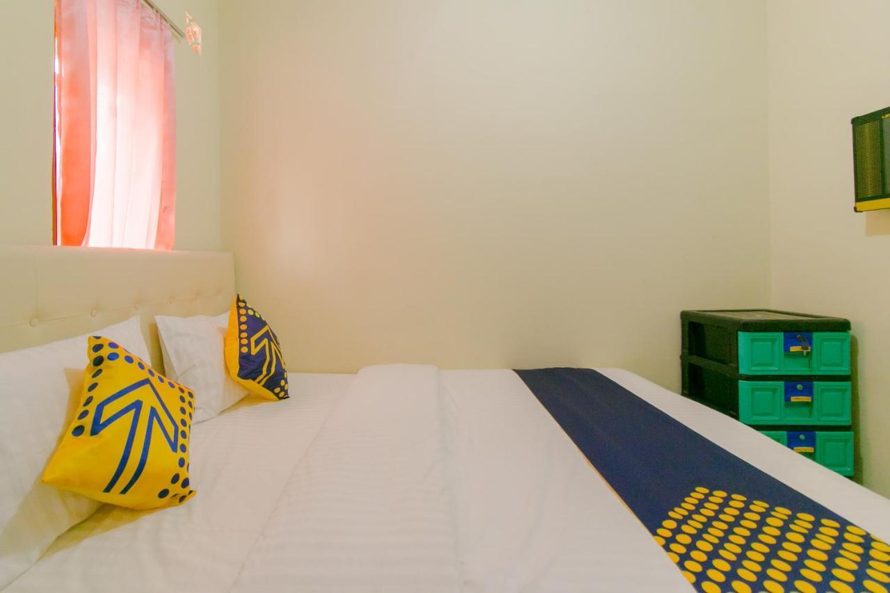 Ayu Homestay Syariah Sukabumi Exteriör bild