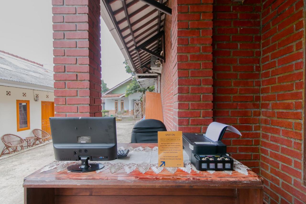 Ayu Homestay Syariah Sukabumi Exteriör bild